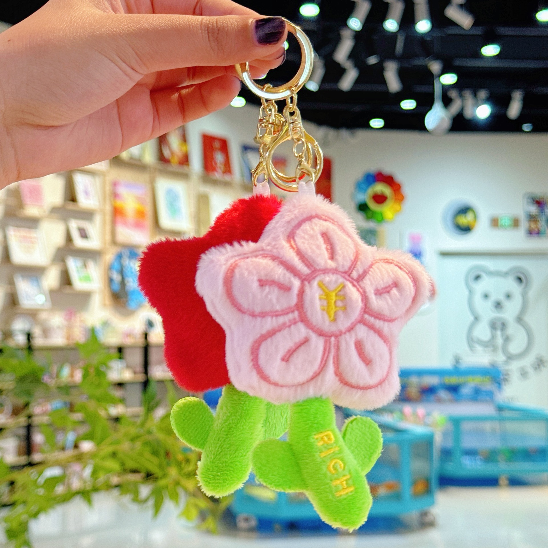 Wholesale of creative, cute and adorable flower pendants, plush toys, figurines, bags, pendants, dolls, keychains, bouquets and dolls pic 8
