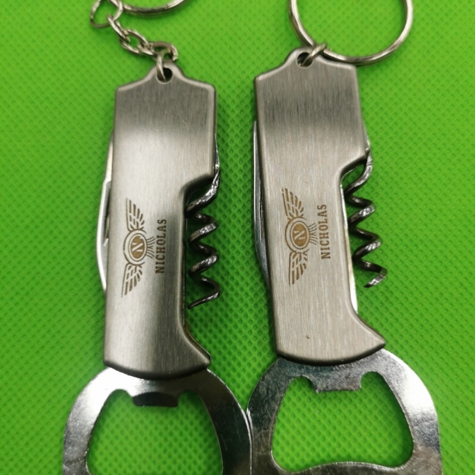 供应三开啤酒开瓶器 带钥匙扣全钢开瓶器 迷你可爱小礼品开瓶器