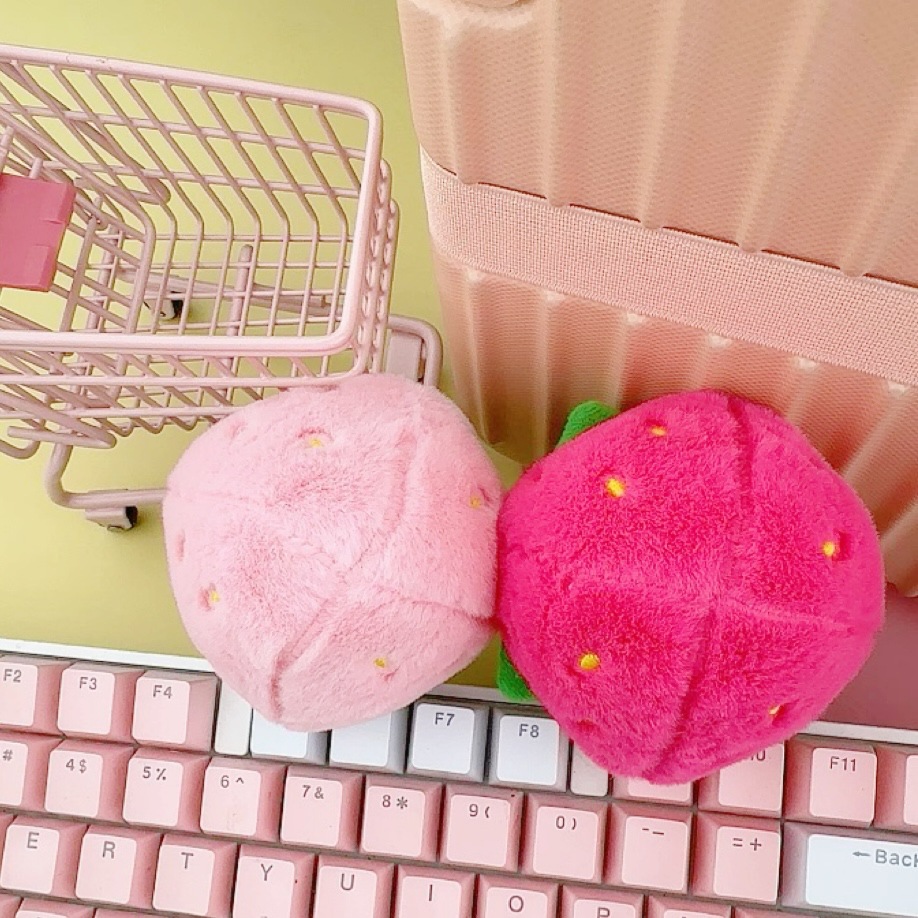 新款草莓甜筒蔬菜火烈鸟熊猫水豚毛绒公仔书包钥匙扣挂坠抓机娃详情4