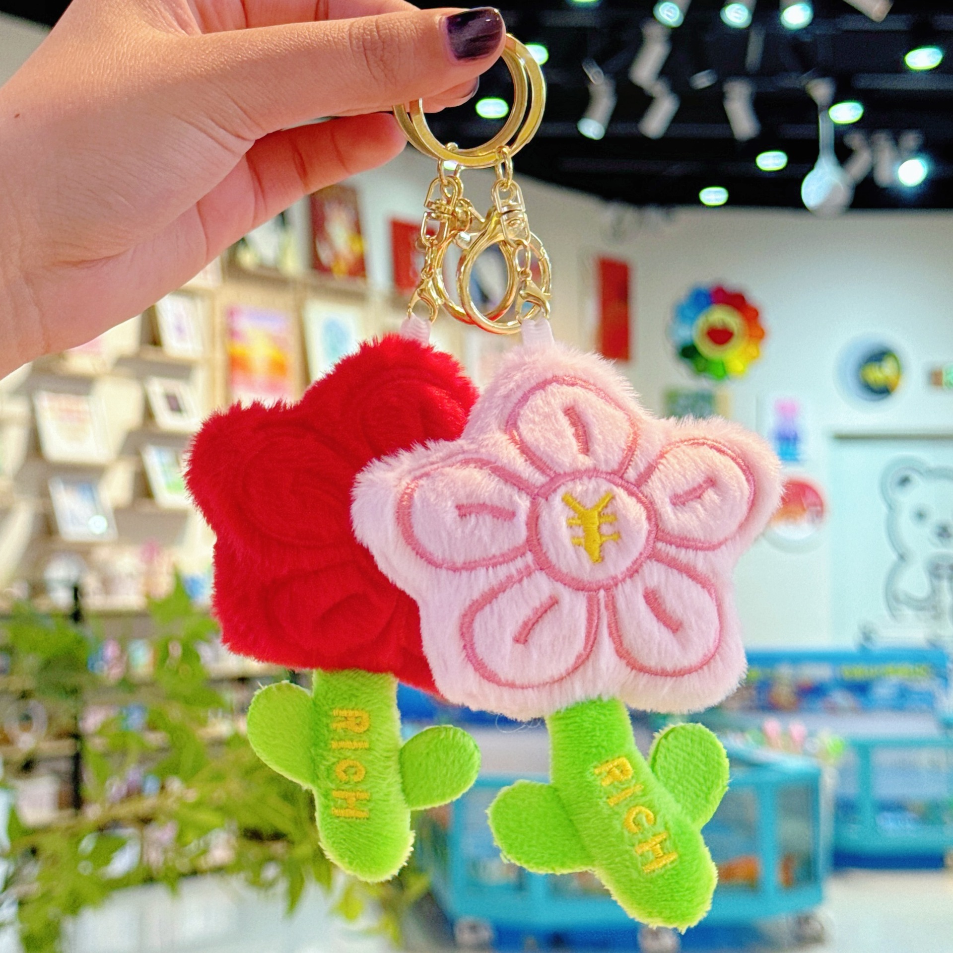 Wholesale of creative, cute and adorable flower pendants, plush toys, figurines, bags, pendants, dolls, keychains, bouquets and dolls pic 5