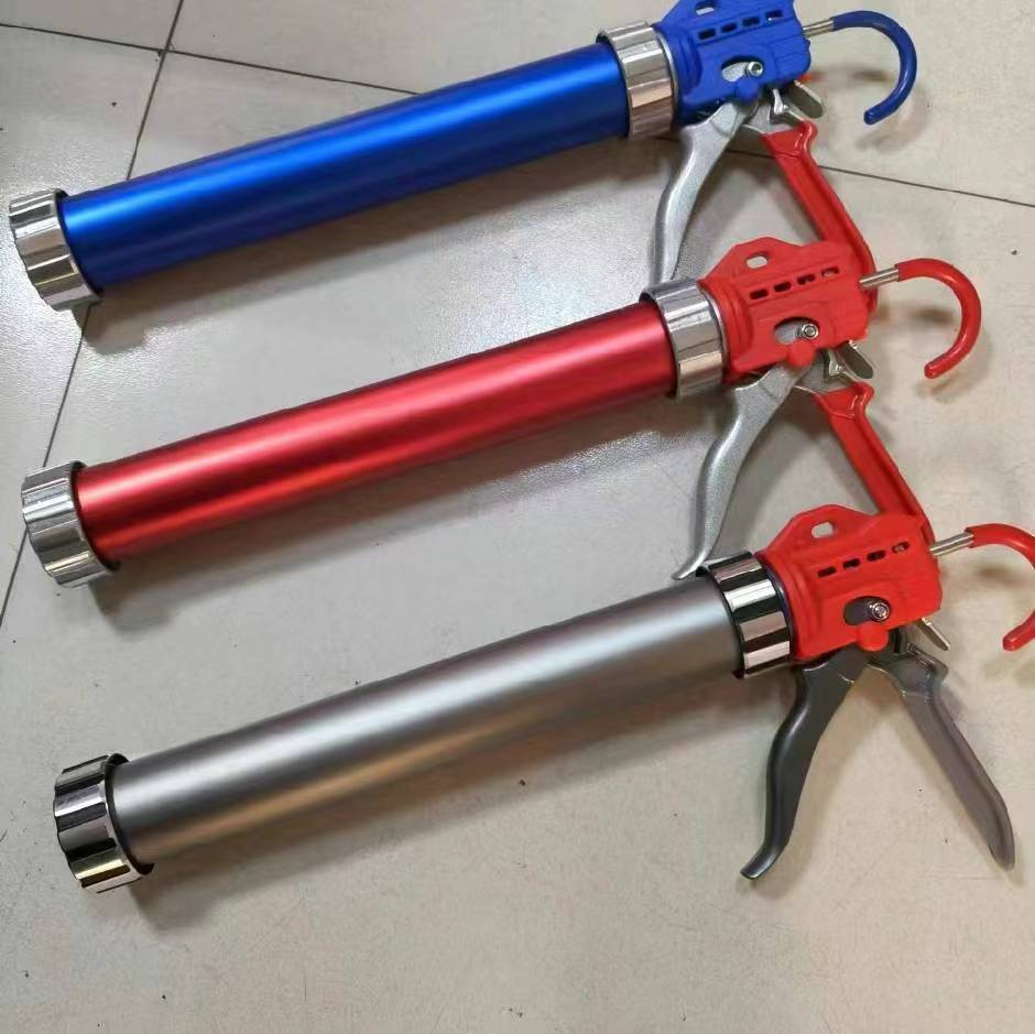 本店有全塑料玻璃胶枪，颜色很漂亮，可以按照客人要求定色或包装详情2