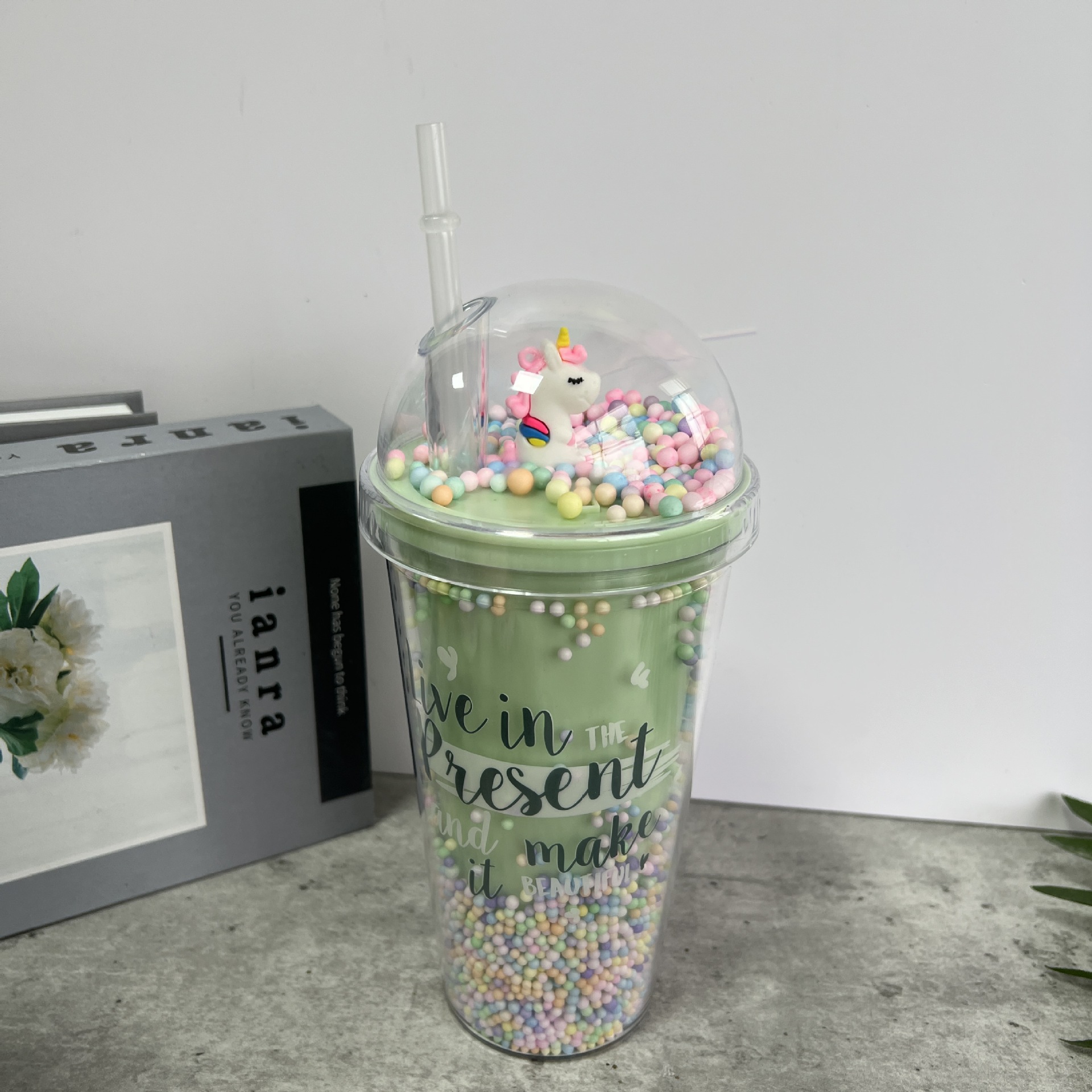 塑料吸管冰杯独角兽字母塑料水杯双层杯亮片碎冰杯跨境新款高颜值白底实物图