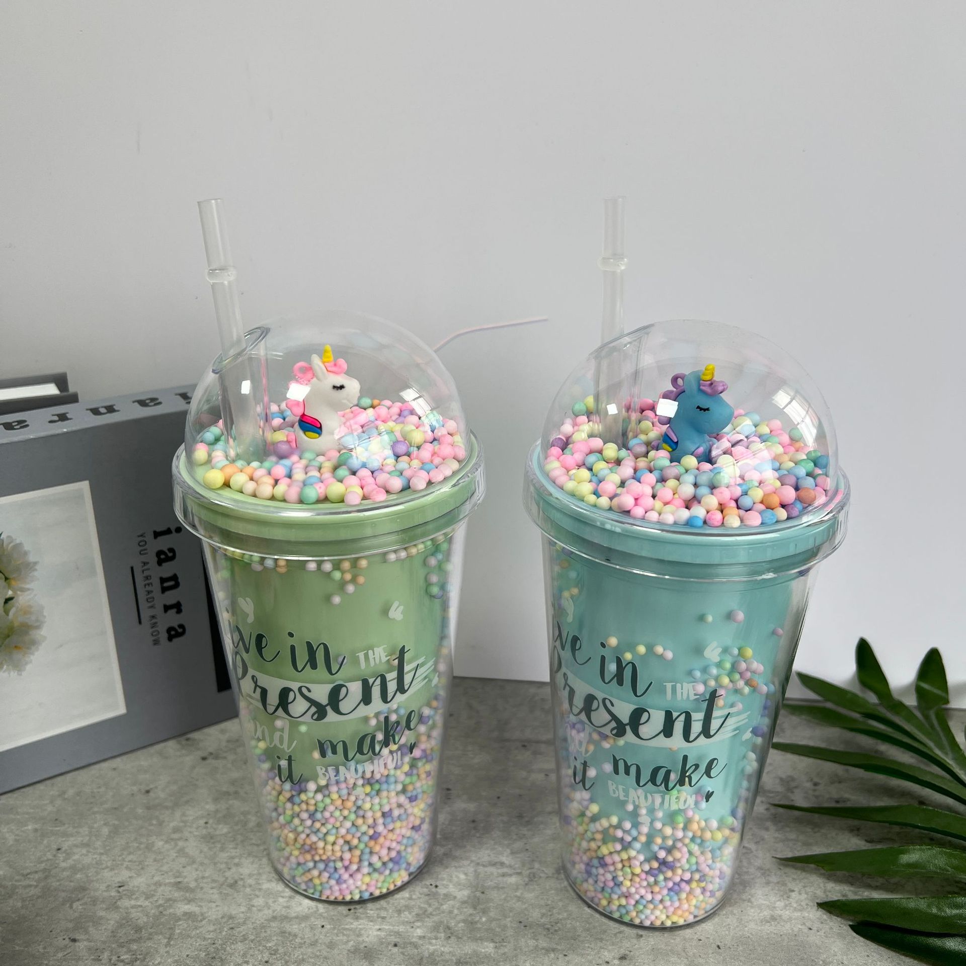 塑料吸管冰杯独角兽字母塑料水杯双层杯亮片碎冰杯跨境新款高颜值产品图