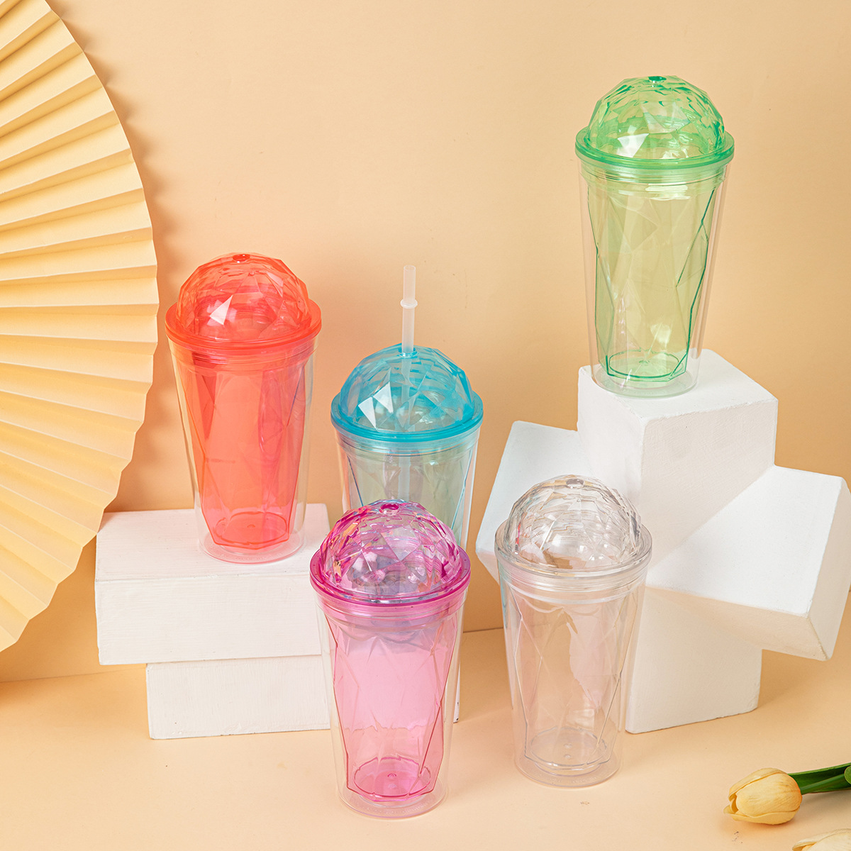 Wholesale of new transparent double-layer plastic cups for foreign trade, summer's popular ice-breaking cups with crystal LIDS and diamond-shaped straw cups