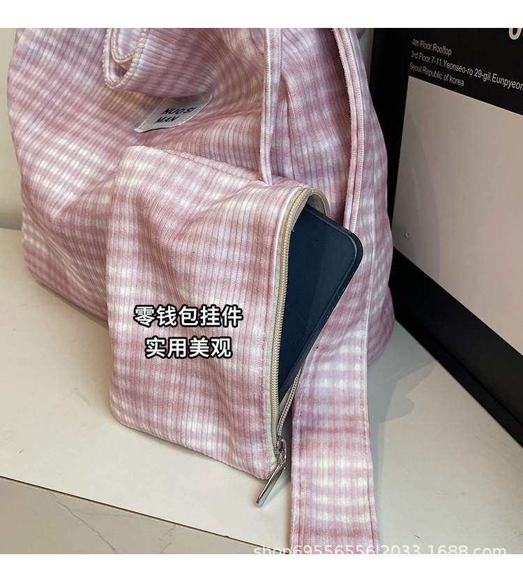 潮流百搭包包女2025春季新款大容量休闲格子通勤小方包文艺斜挎包详情5