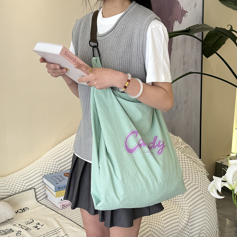 韩版女大容量单肩字母印花尼龙包袋手提斜跨包包潮流时尚百搭女包