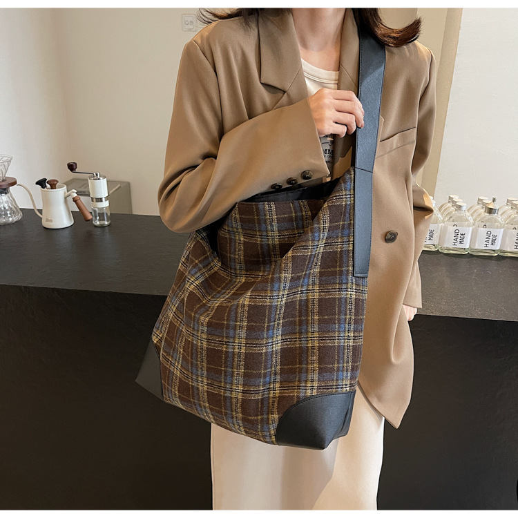 外贸出口跨境毛呢格子大包包女潮韩国托特包学院风休闲大容量包详情19