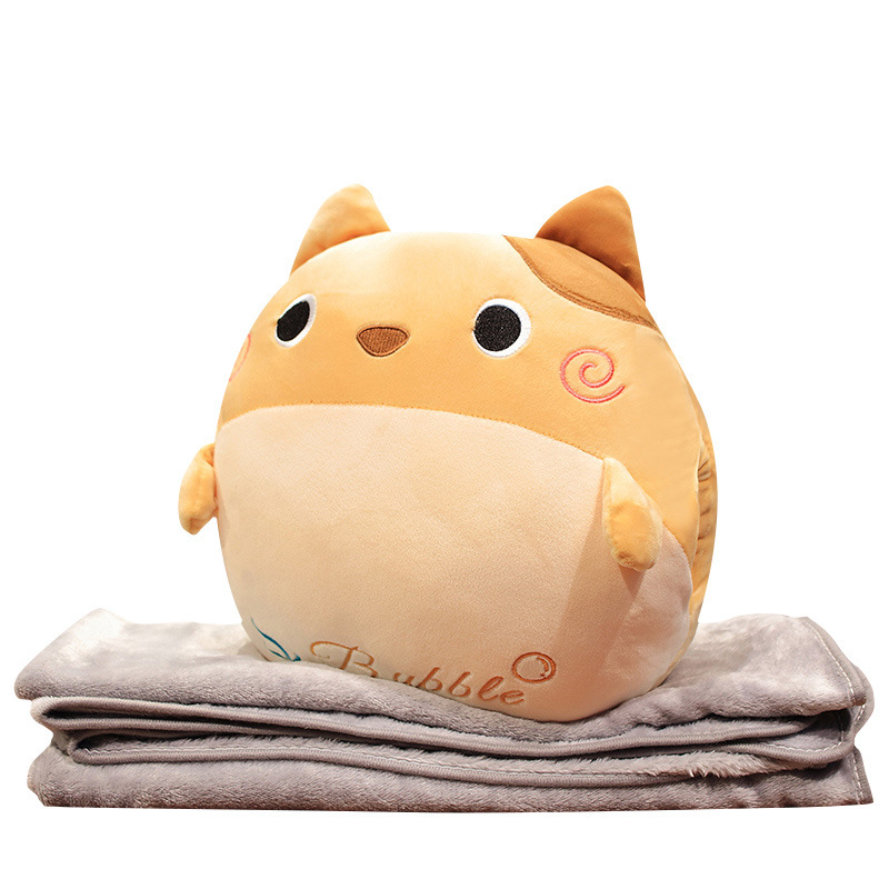 Cartoon throw pillow, quilt, dual-purpose office cushion, girls' pillow, nap blanket, nap pillow, three-in-one magic tool Application Scenario