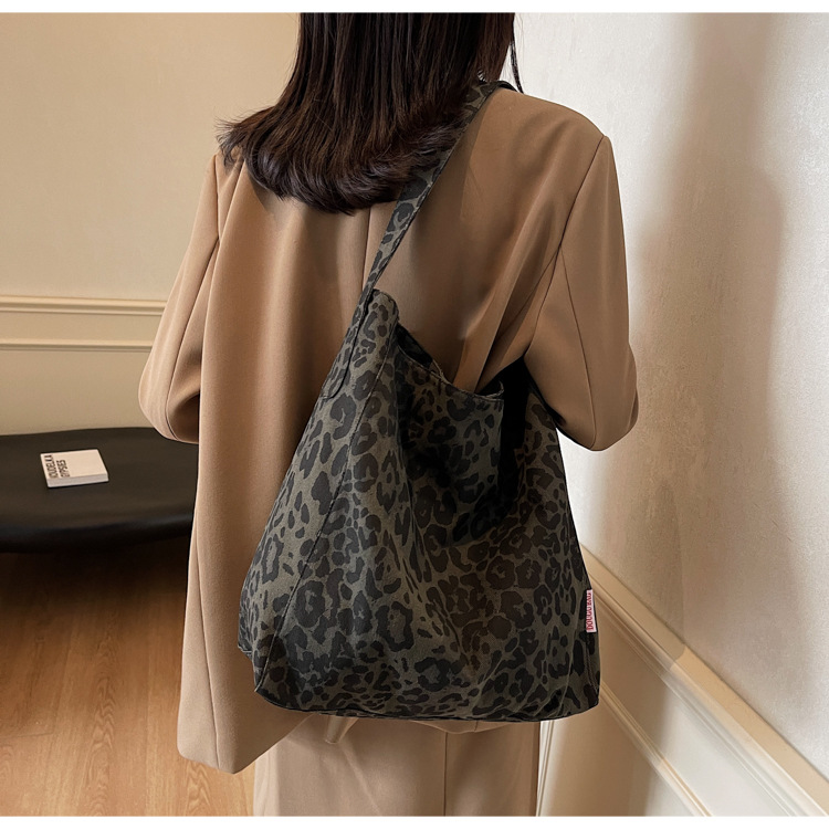 2024秋季新款时尚大容量慵懒风腋下单肩包豹纹通勤托特包百搭秋冬详情22