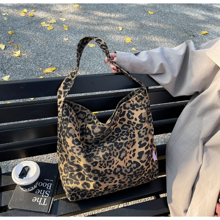2024秋季新款时尚大容量慵懒风腋下单肩包豹纹通勤托特包百搭秋冬详情27