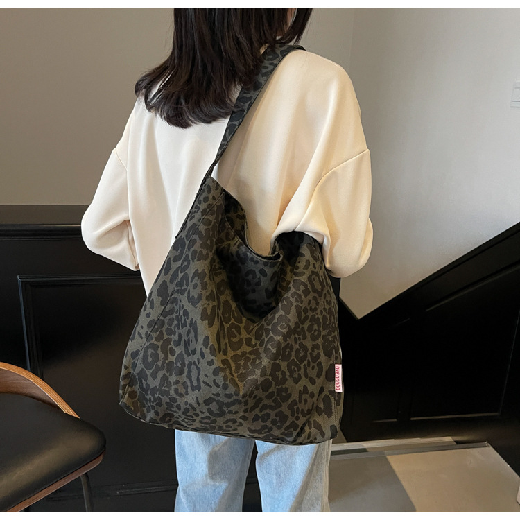 2024秋季新款时尚大容量慵懒风腋下单肩包豹纹通勤托特包百搭秋冬详情25