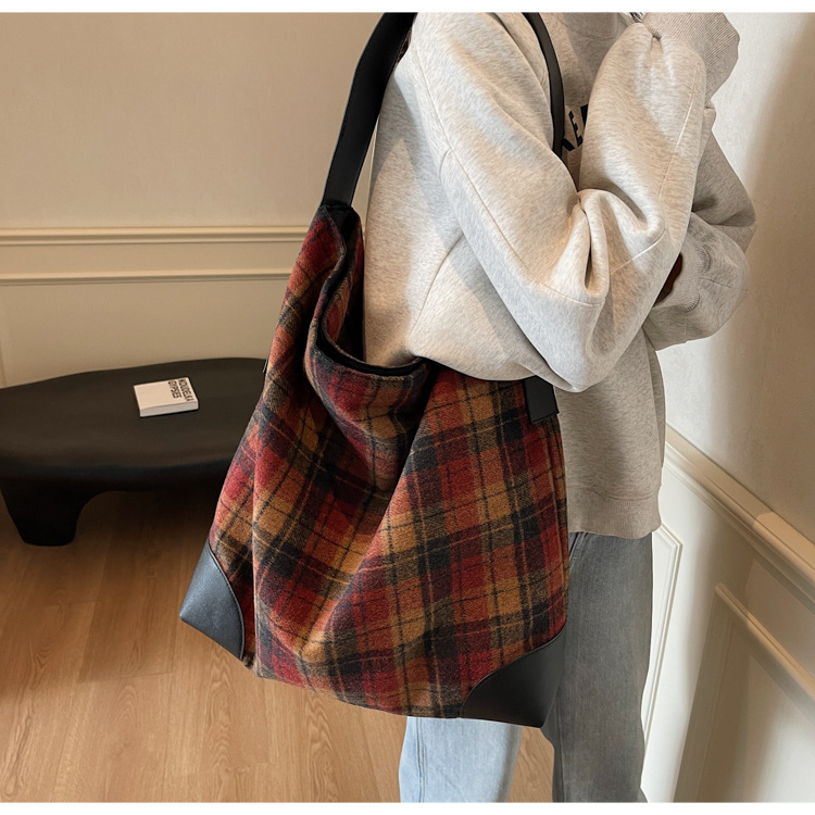 外贸出口跨境毛呢格子大包包女潮韩国托特包学院风休闲大容量包详情11