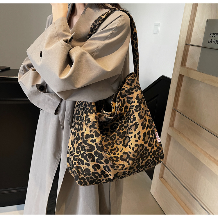 2024秋季新款时尚大容量慵懒风腋下单肩包豹纹通勤托特包百搭秋冬详情17