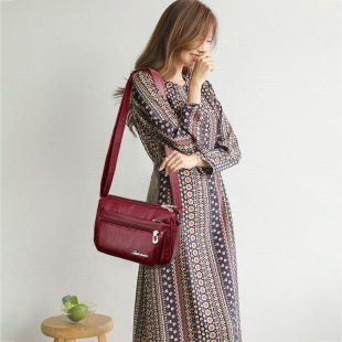 2025跨境新款潮流尼龙小方包中老年妈妈斜挎包批发详情3