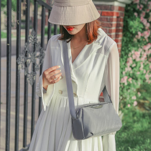 2025跨境新款潮流尼龙小方包中老年妈妈斜挎包批发详情10