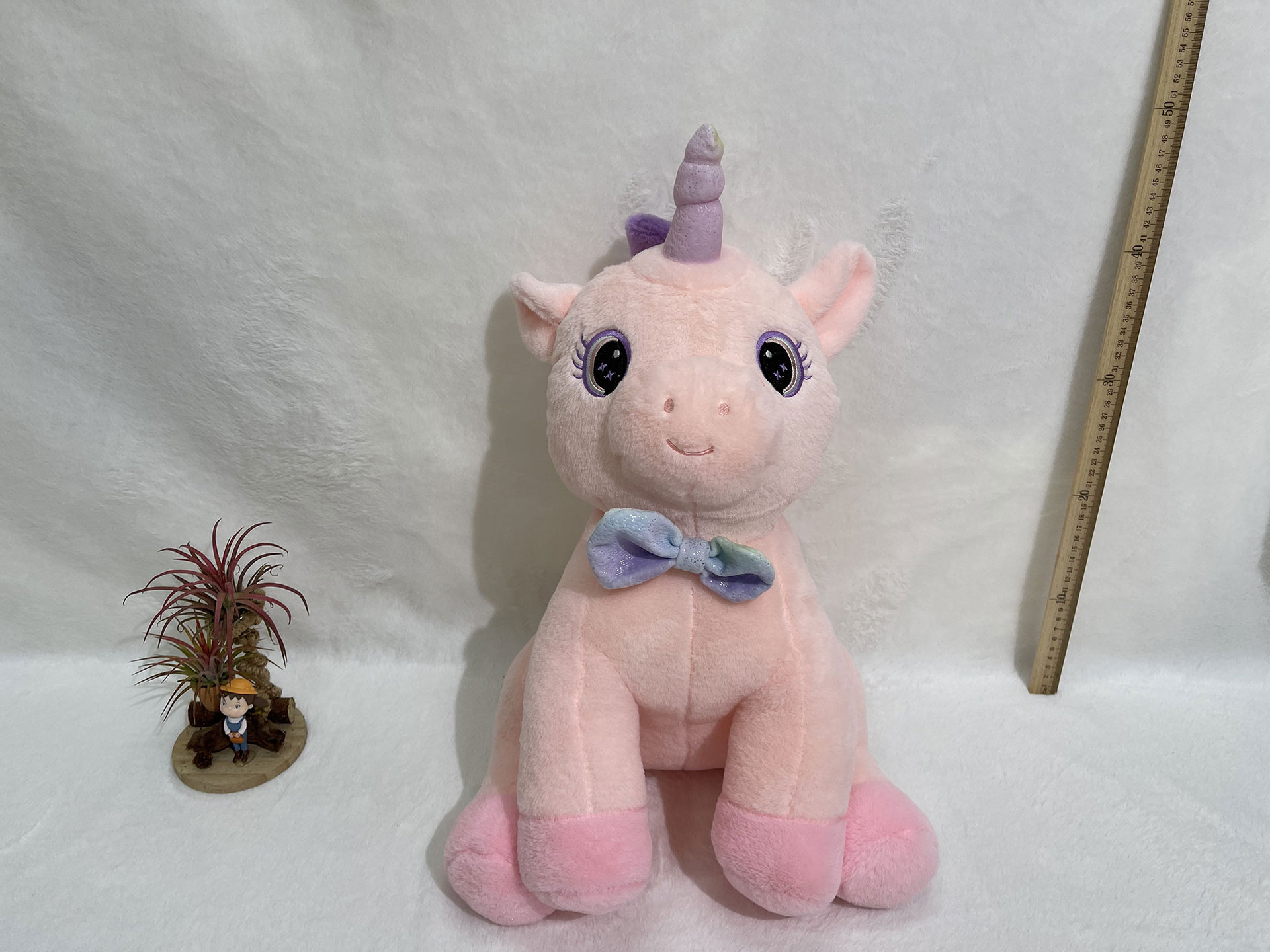 Wholesale of scissors machine dolls, 15-inch plush toys, cartoon wedding throwing dolls, throw pillows, finished leather cases Item Picture