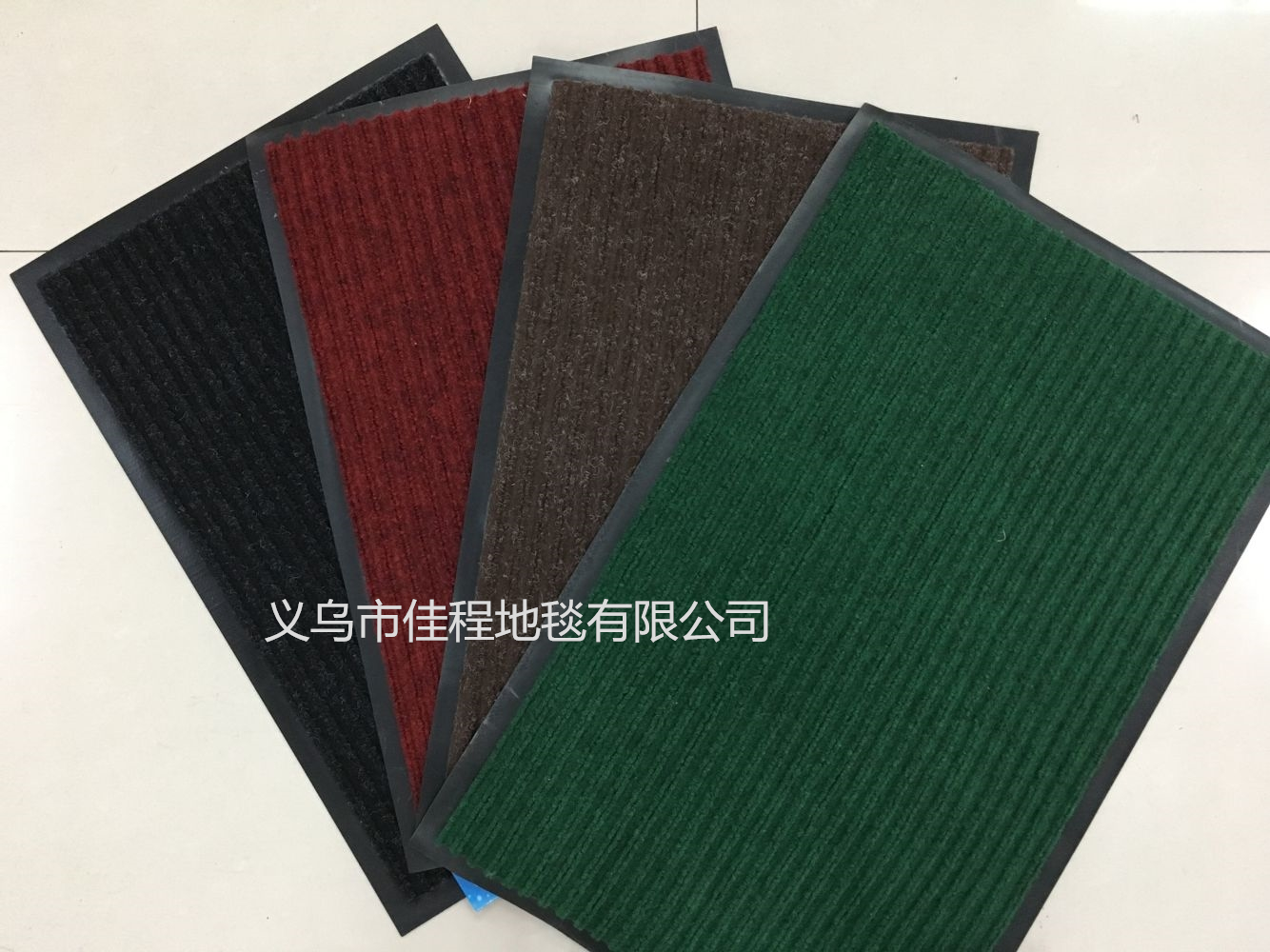 欧盟轻奢简约款 双条纹地垫涤纶防滑垫吸水门垫PVC地垫地毯外贸现代地毯价格优惠客厅印花地毯地垫水晶天鹅绒区域地毯产品图