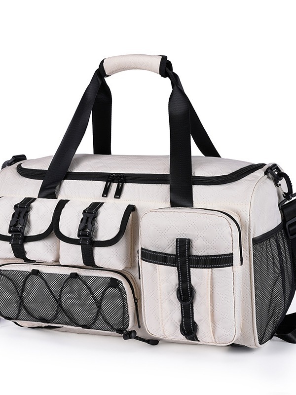 Large-capacity backpack with dry and wet separation details Picture