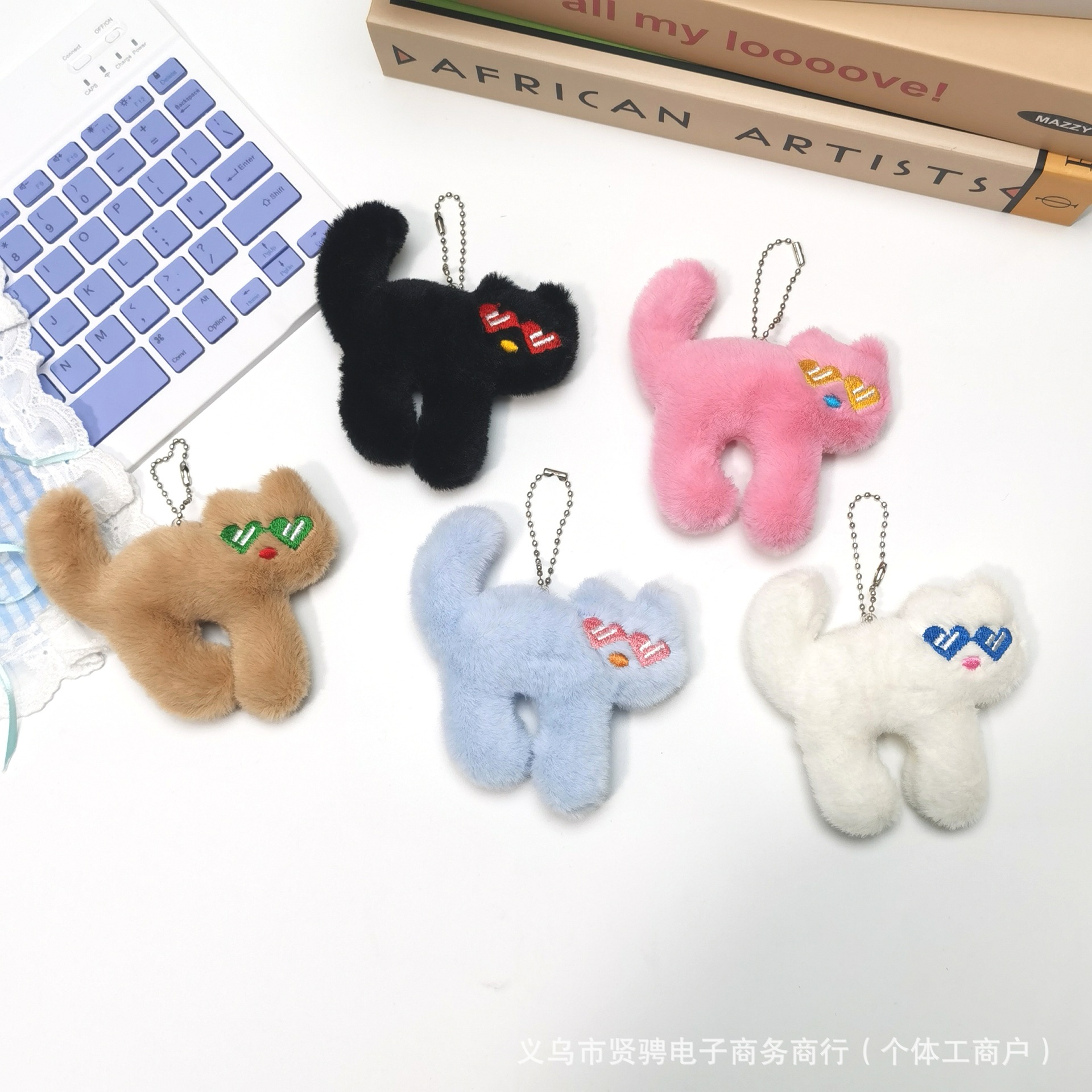 搞怪墨镜猫咪公仔毛绒挂件小猫胸针少女背包挂坠百搭别针玩偶批发