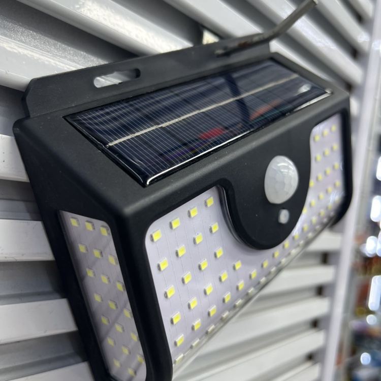 Solar lamps, outdoor clips, garden lamps, bright street lamps in the dark, household wall lamps Application Scenario