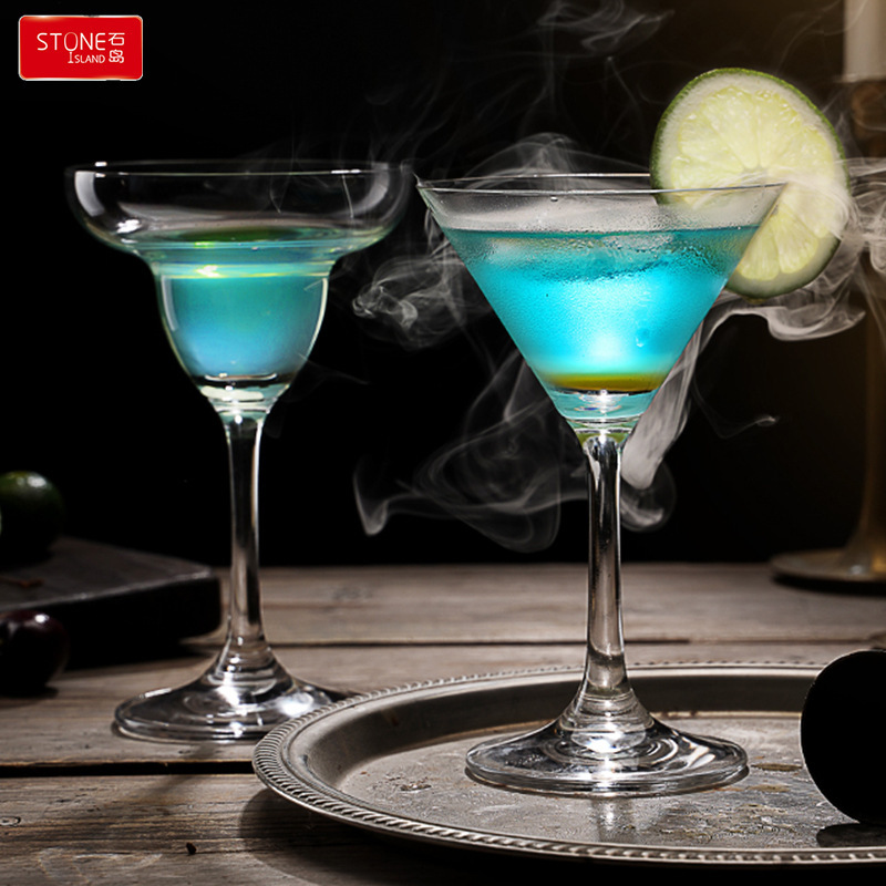 Wholesale crystal glass wine glasses, Martini champagne glasses, Marguerite Bar hotel triangular glasses, cocktail glasses details Picture