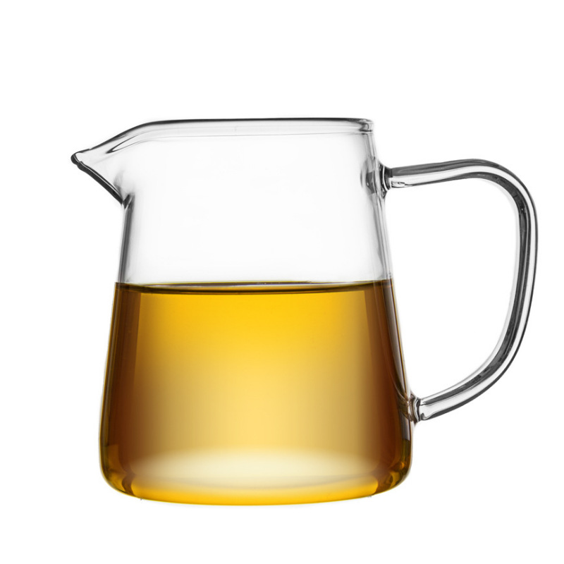 Factory wholesale thickened heat-resistant glass fair cups, transparent tea dispensers, large tea sea and tea ceremony accessories, customized LOGO Application Scenario