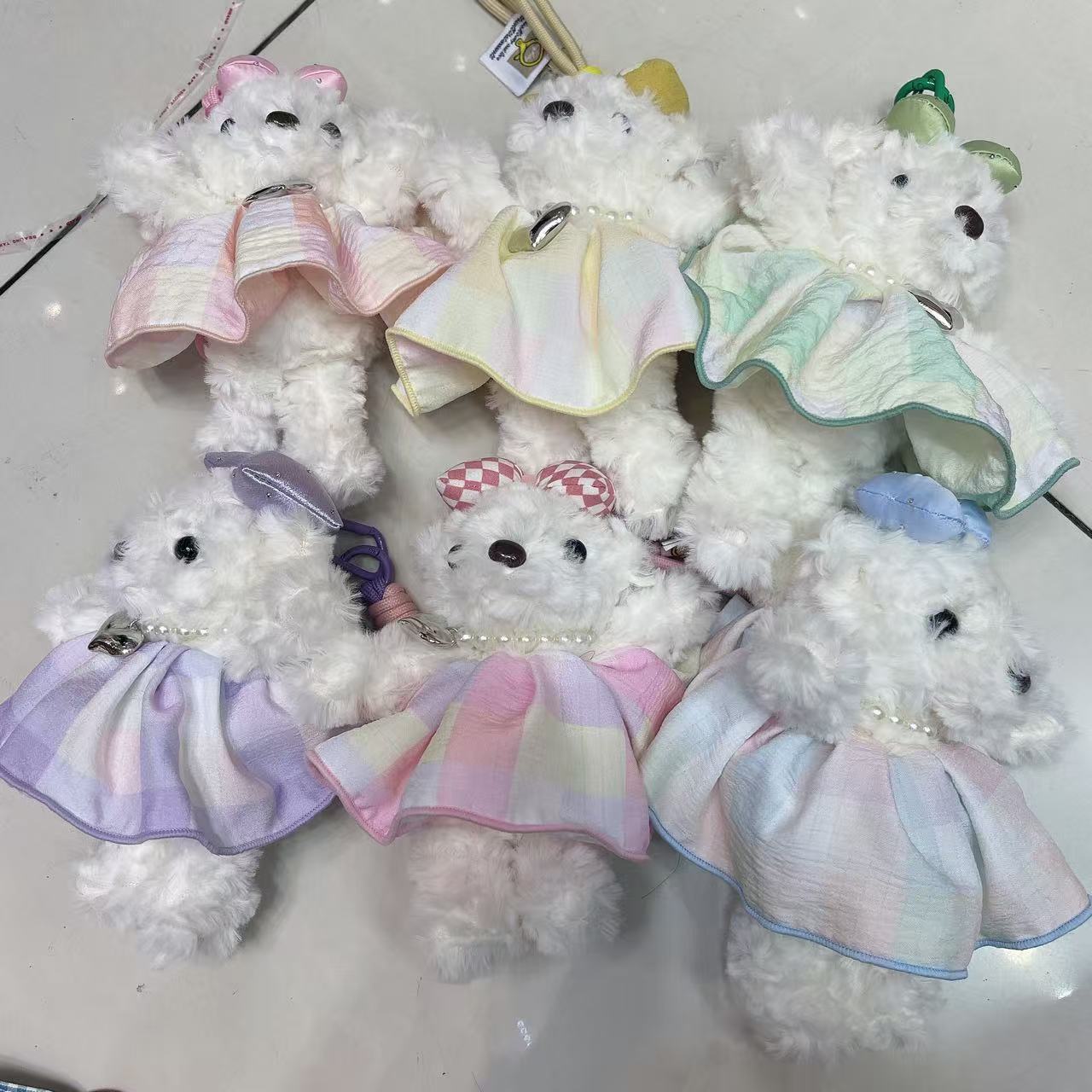 Wholesale of cute bear and rabbit plush toys, keychains, plush pendants, high-end figurines, bags, schoolbags and hanging decorations Specification image