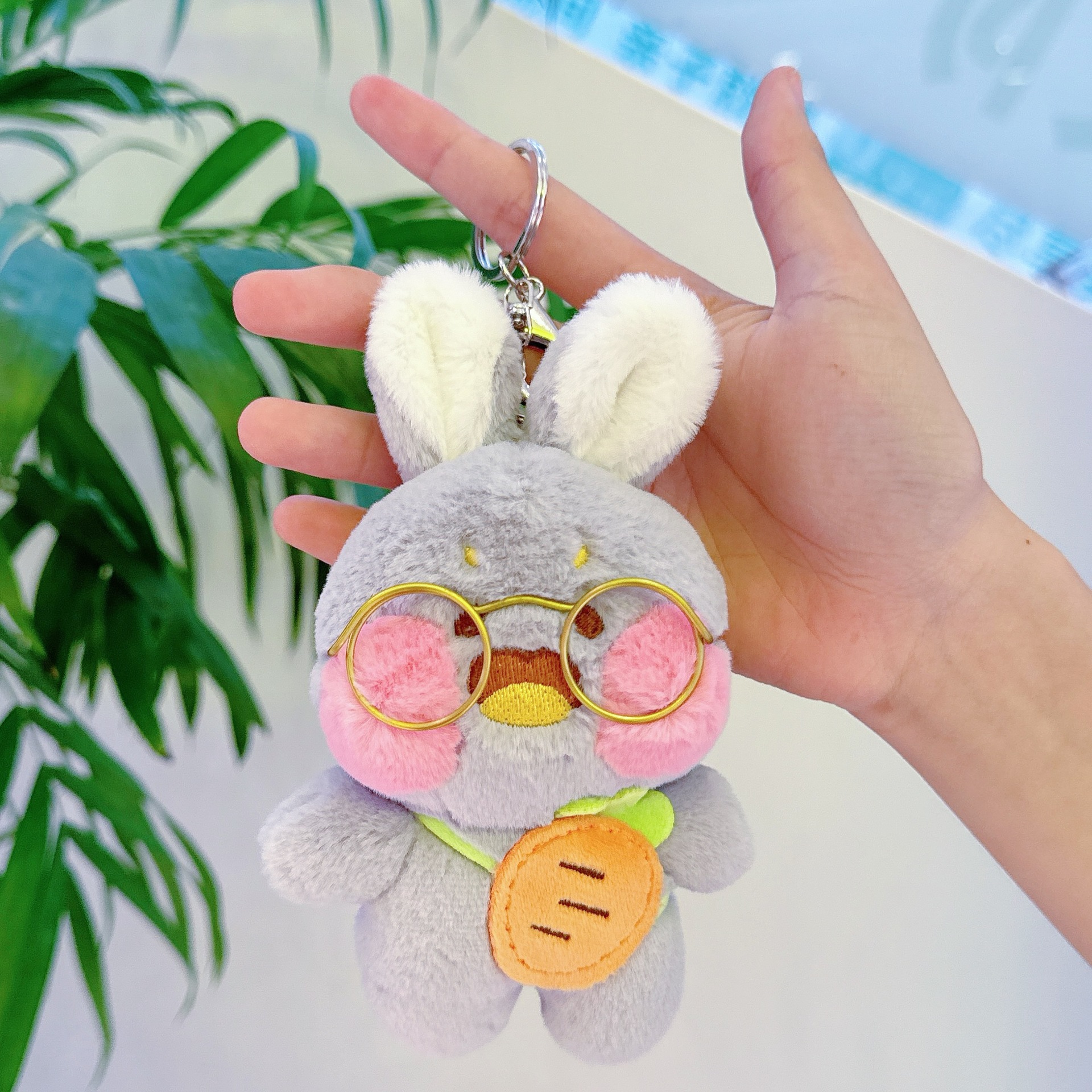 Cute glasses, carrot rabbit bags, pendants, girls' small gifts, dolls, plush toys, keychains, dolls Specification image