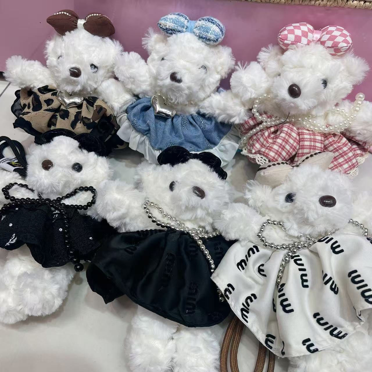 Wholesale of cute bear and rabbit plush toys, keychains, plush pendants, high-end figurines, bags, schoolbags and hanging decorations details Picture