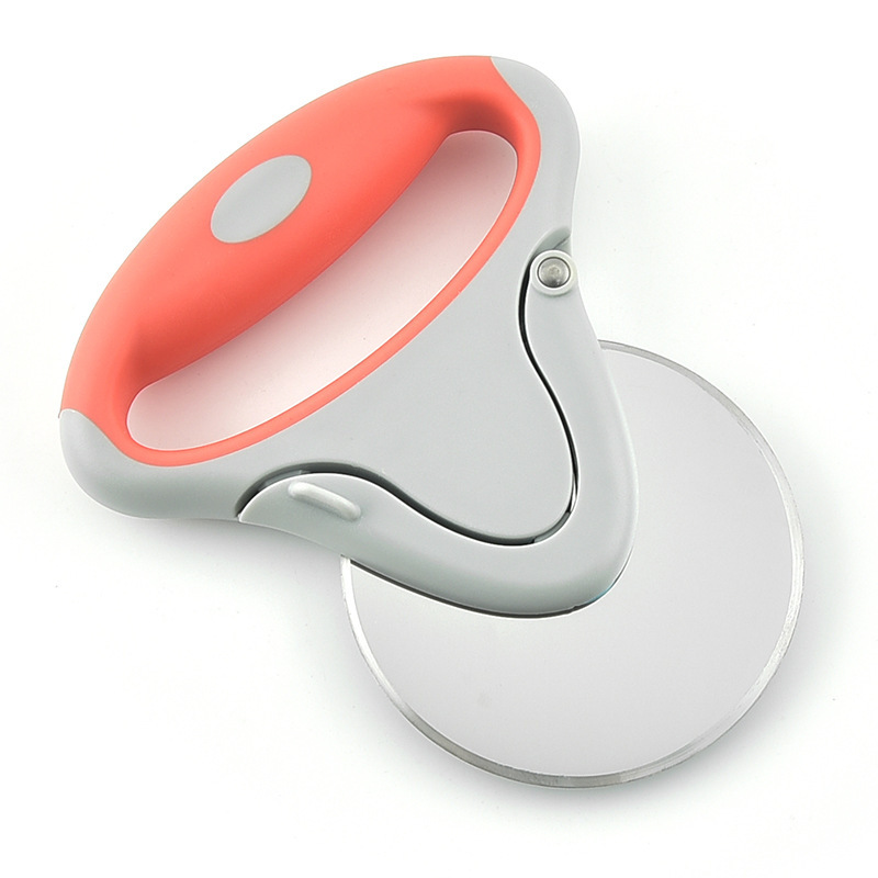 HZ415 Pizza cutter, a detachable single-wheel pizza cutter for household use, is a stainless steel pizza cutter and a small kitchen tool Application Scenario