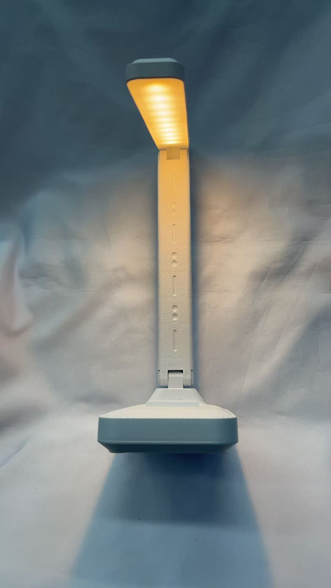 Charging desk lamp, LED eye-protecting lamp, touch switch, student dormitory charging study lamp, built-in battery gift lamp pic 7