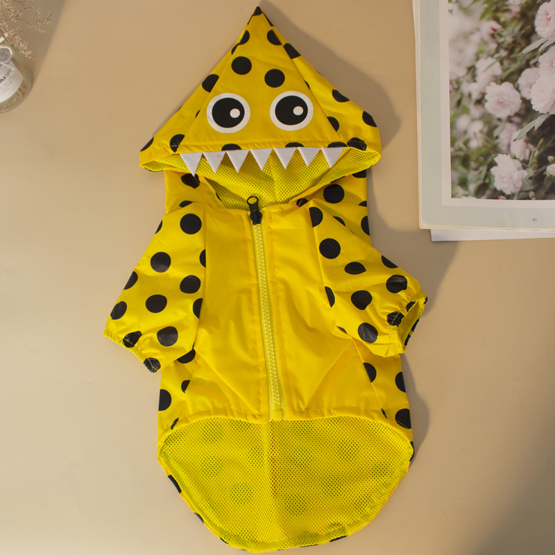 Amazon pet clothing, dog outdoor raincoat, two-legged hooded waterproof raincoat, Halloween purchase pet raincoat Application Scenario