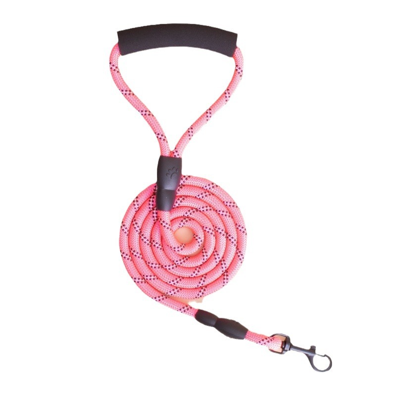 Productos para mascotas cuerda de tracción para mascotas cuerda redonda multicolor cuerda para perros cuerda de tracción reflectante para perros cuerda de paseo para perros Application Scenario