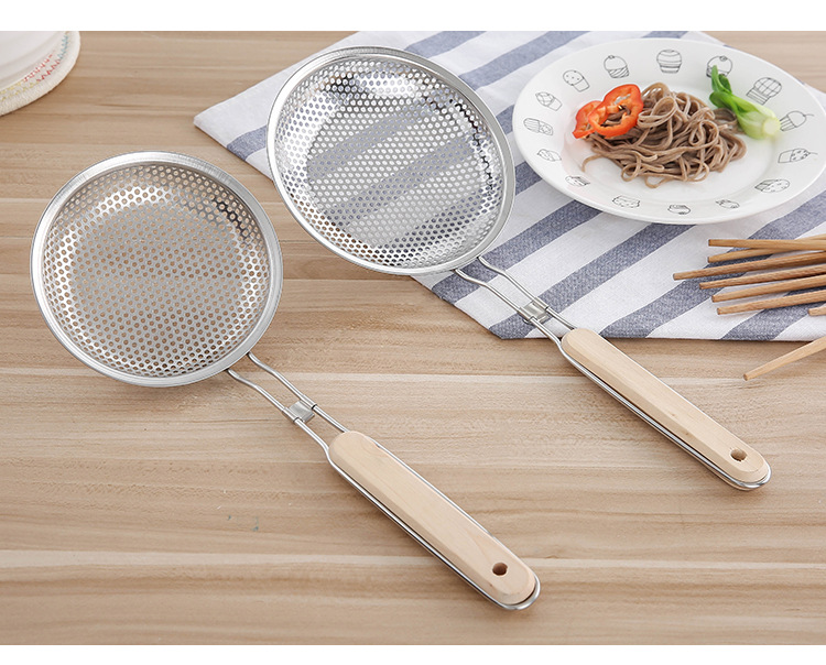 Household stainless steel strainer, small hole frying scoop, wooden handle, filter screen, multiple specifications, wall-mounted oil compartment pic 5