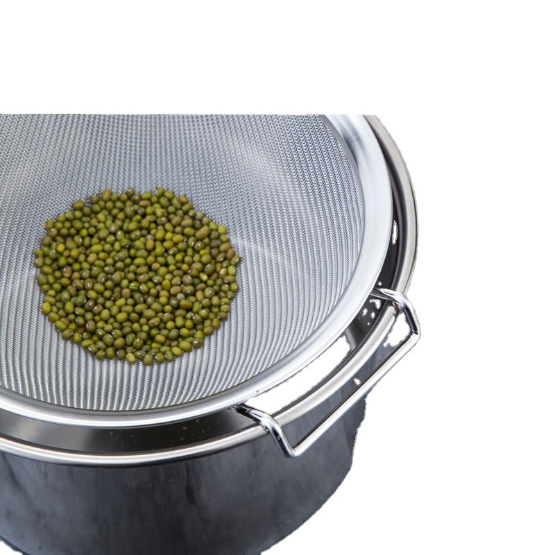Stainless steel encrypted filter screen, dense mesh, fine mesh, large daily necessities, oil filter screen, kitchen tools Application Scenario