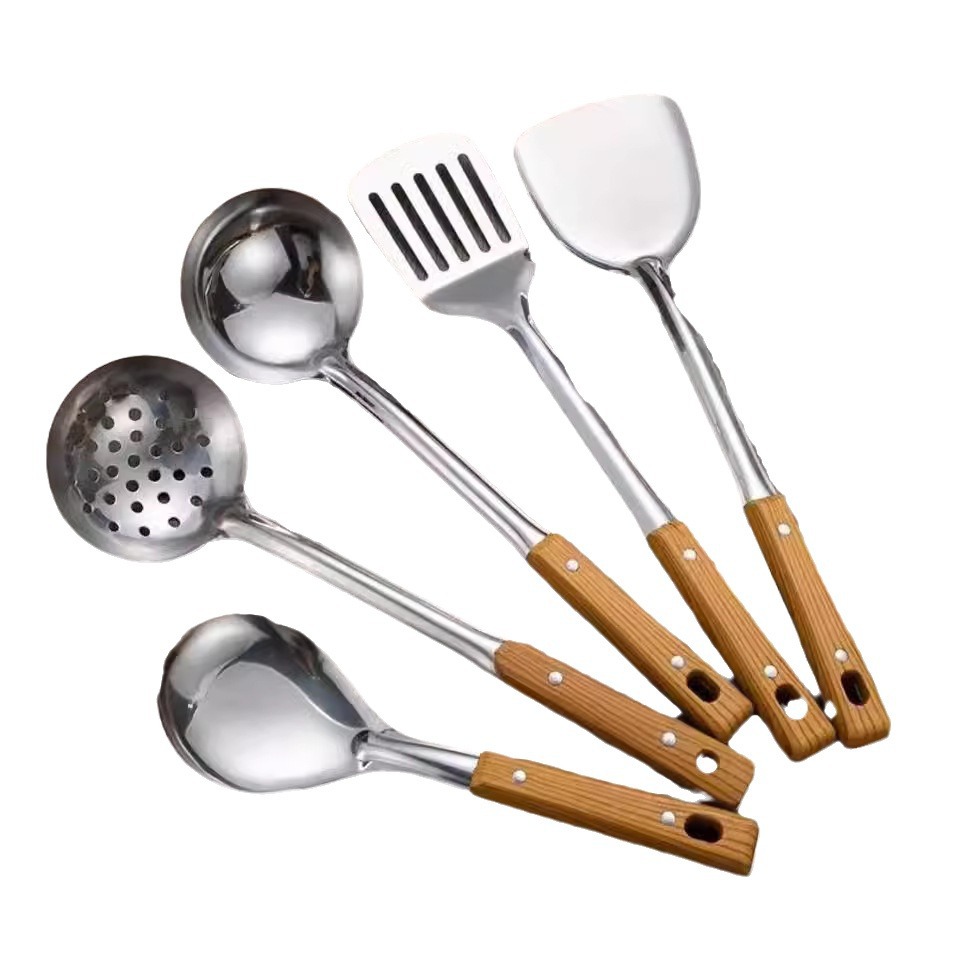 Stainless steel wooden-handled stir-frying spoon, kitchen stir-frying spatula, thickened pot spatula, kitchen cooking wooden-handled set stir-frying spoon and spatula Application Scenario