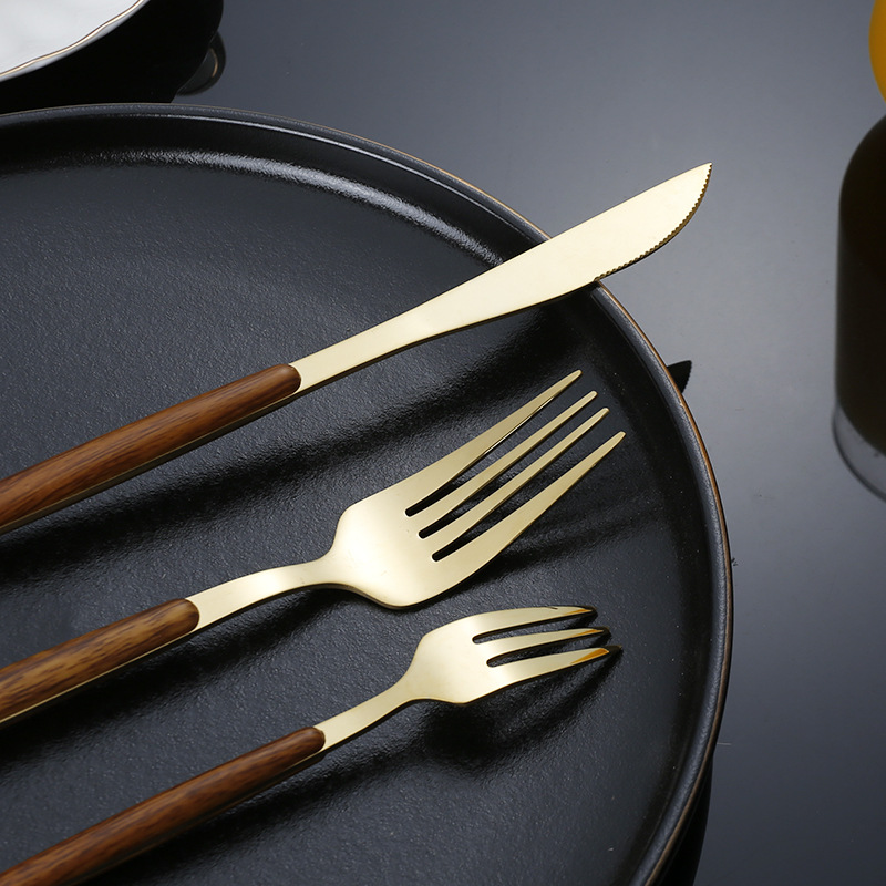 Portuguese Western tableware with plastic handles, retro wood-grain steak knives, forks and spoons, home pasta dessert knives, forks and spoons details Picture