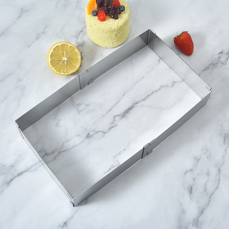 The stainless steel kitchenware mousse ring can be adjusted and extended to adjust the size of the cake mold and baking tools Specification image