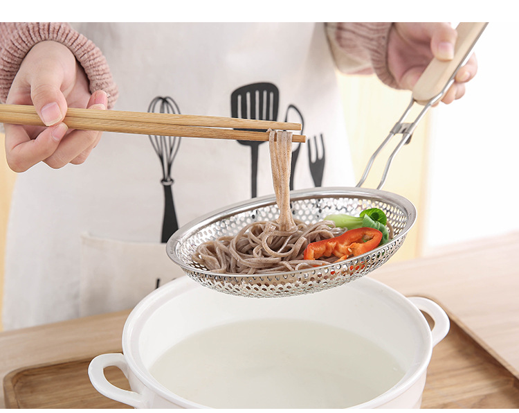 Household stainless steel strainer, small hole frying scoop, wooden handle, filter screen, multiple specifications, wall-mounted oil compartment pic 8