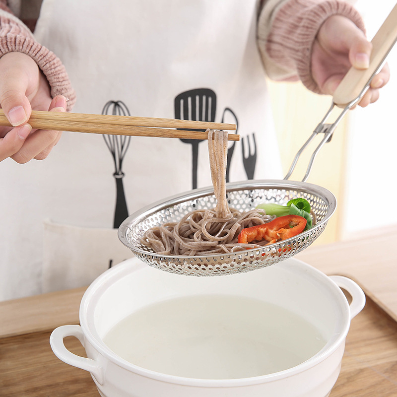 Household stainless steel strainer, small hole frying scoop, wooden handle, filter screen, multiple specifications, wall-mounted oil compartment details Picture