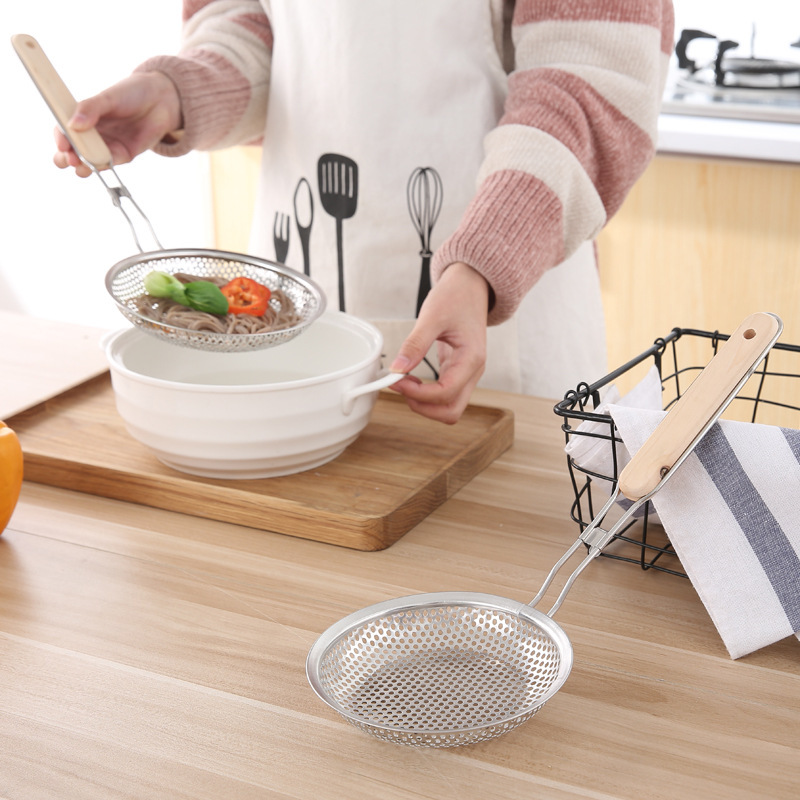 Household stainless steel strainer, small hole frying scoop, wooden handle, filter screen, multiple specifications, wall-mounted oil compartment