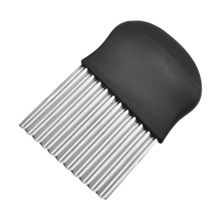 Stainless steel potato cutter, wolf-tooth corrugated French fries cutter, potato slicer, fancy vegetable cutter, kitchen small tools Application Scenario