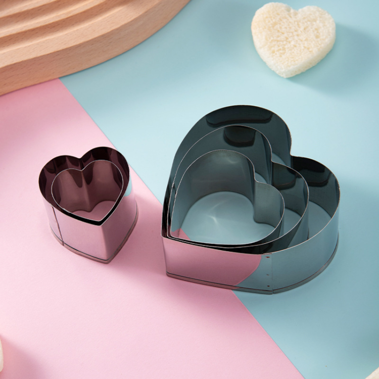 Heart-shaped cookie cutting 5-piece set mold, heart-shaped mousse mold, stainless steel cutting mold, fondant cake decoration mold Item Picture