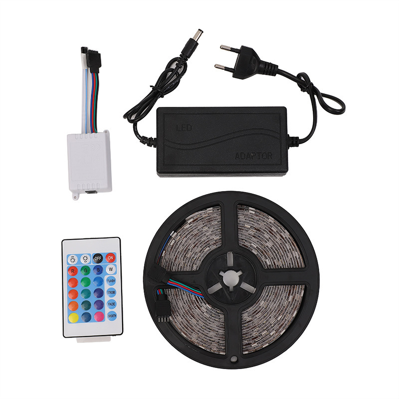 ويستخدم حزام مصابيح الدايود المبتعث للضوء (5050RGB) مع إحساس بمناخ الأعياد باستخدام حزام مضاد للماء في الأماكن المغلقة Application Scenario