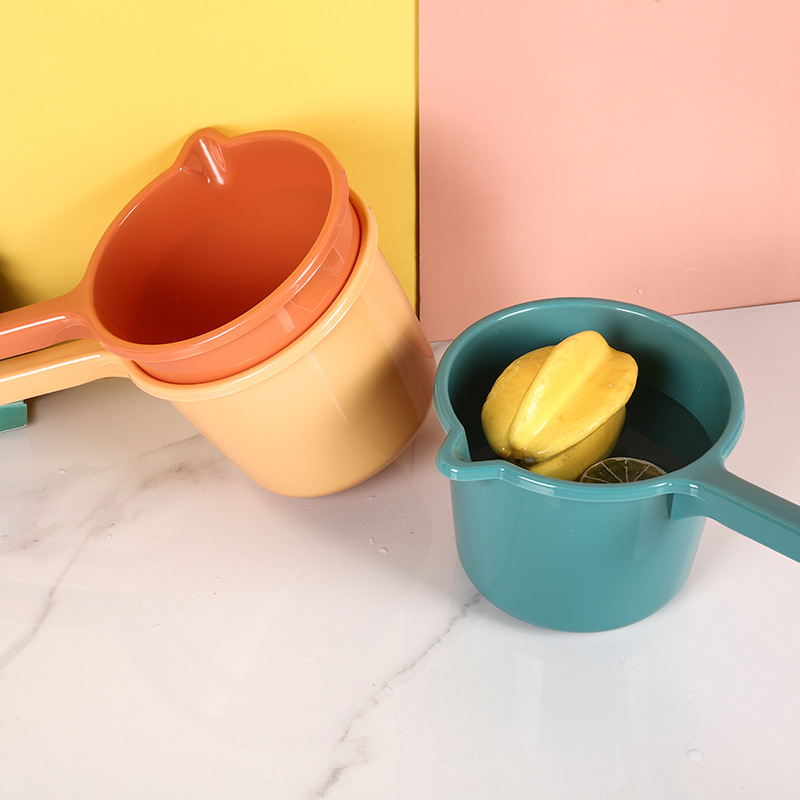 Long-handled water ladle, thickened plastic water ladle, kitchen and household water ladle for washing vegetables and watering flowers, simple and solid-colored water ladle, direct supply from the manufacturer details Picture