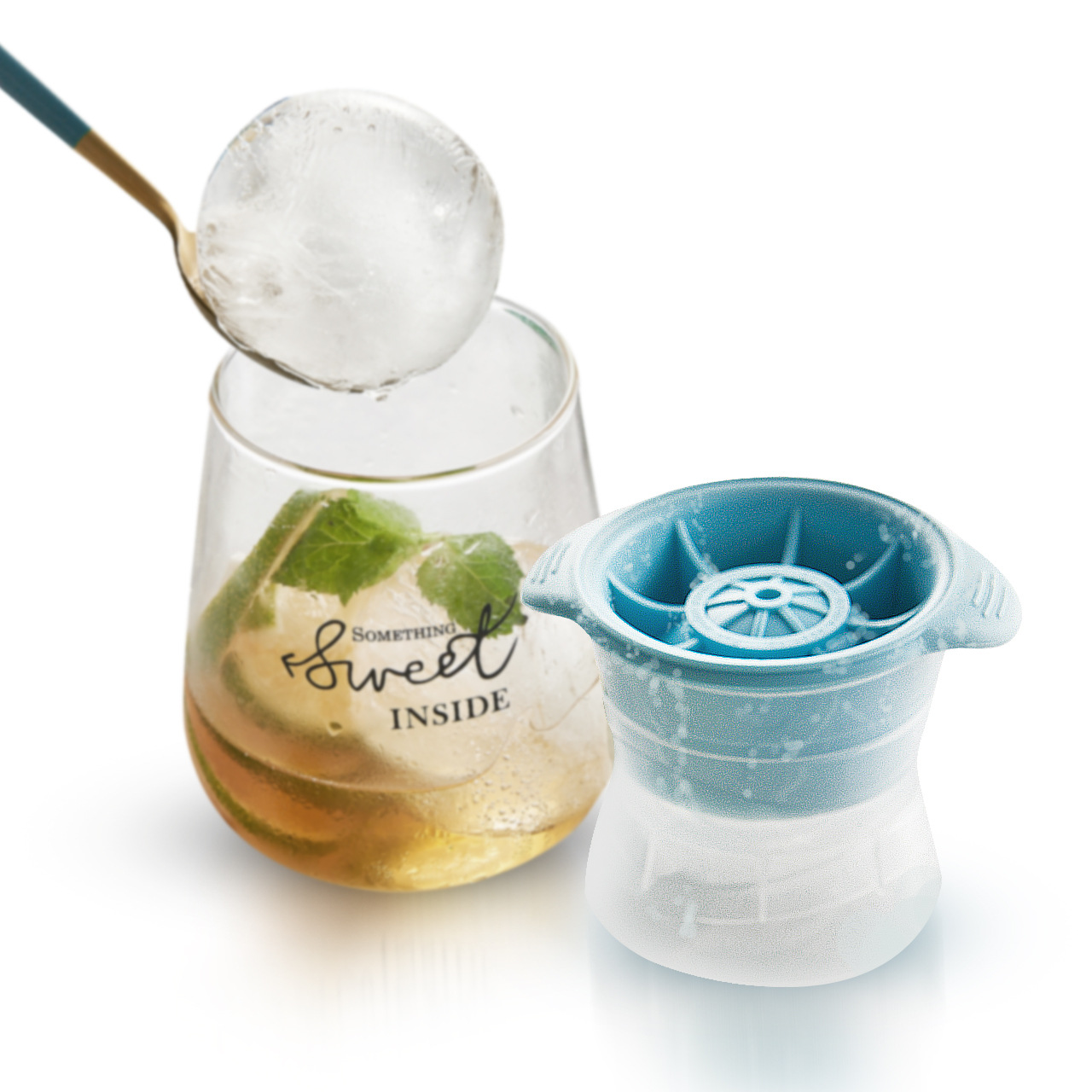 "Foodie Summer Covered Ice Cube Tray Creative Round Silicone Ice Cube Mold DIY Silicone round ice cube mold to make ice boxes. Application Scenario