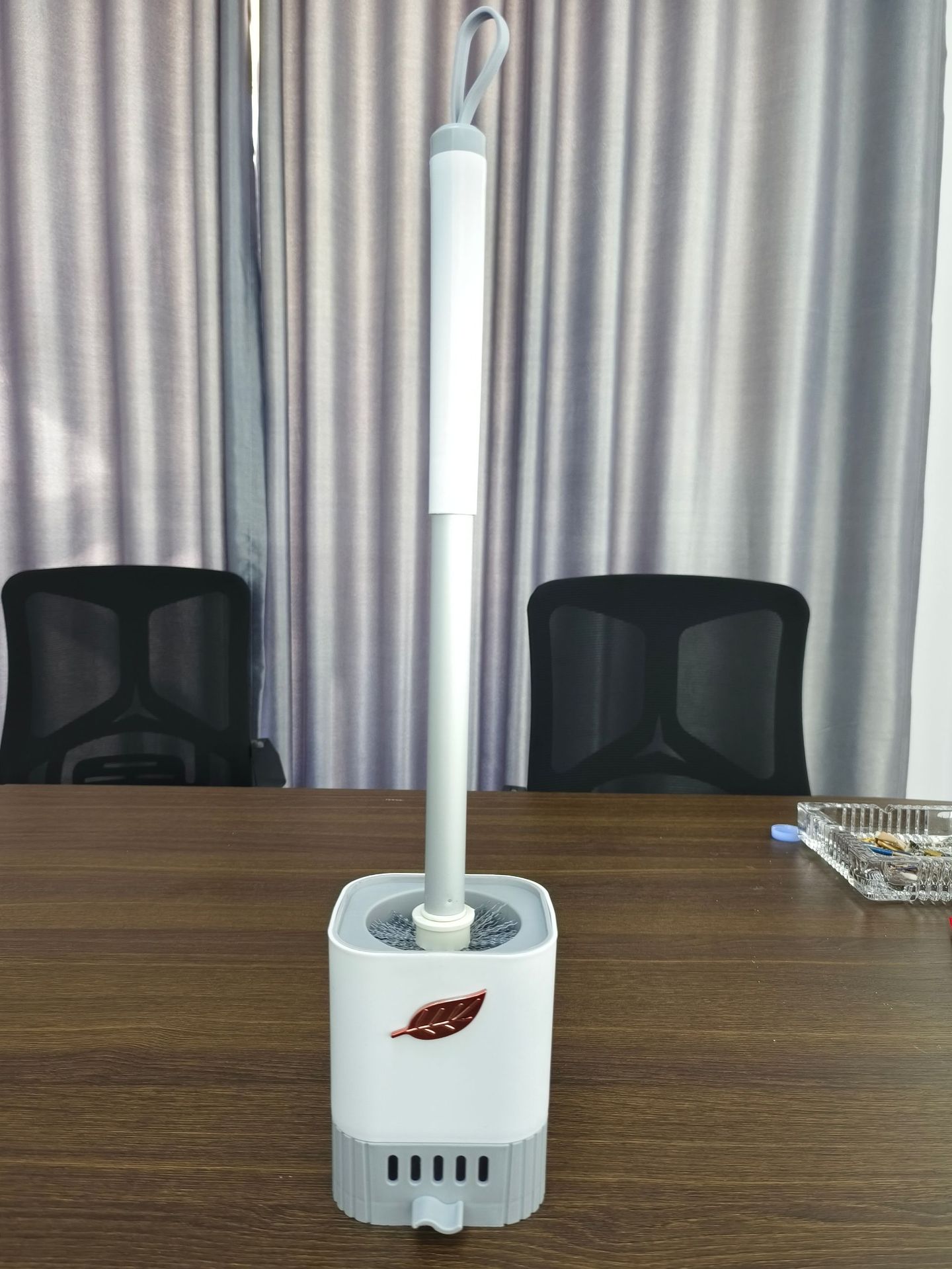 This is a household long-handled wall-mounted toilet brush that drains and cleans the toilet without any dead corners. It is a perfect toilet brush pic 7