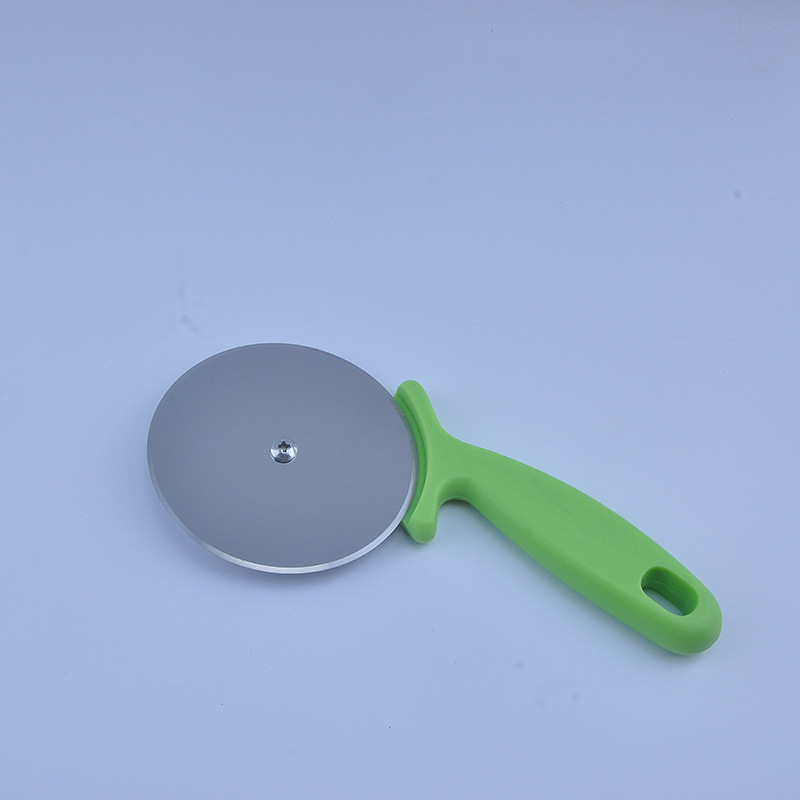 Stainless steel pizza knife, plastic pizza roller knife, round pancake knife, creative kitchenware and baking tools Stainless steel pizza knife, plastic pizza roller knife, round pancake knife, creative kitchenware and baking tools