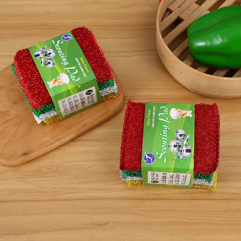 Kitchen cleaning, scrubbing POTS and dishes with steel wire sponge blocks, scrubbing from King's street stall, wholesale of sponge scouring pads