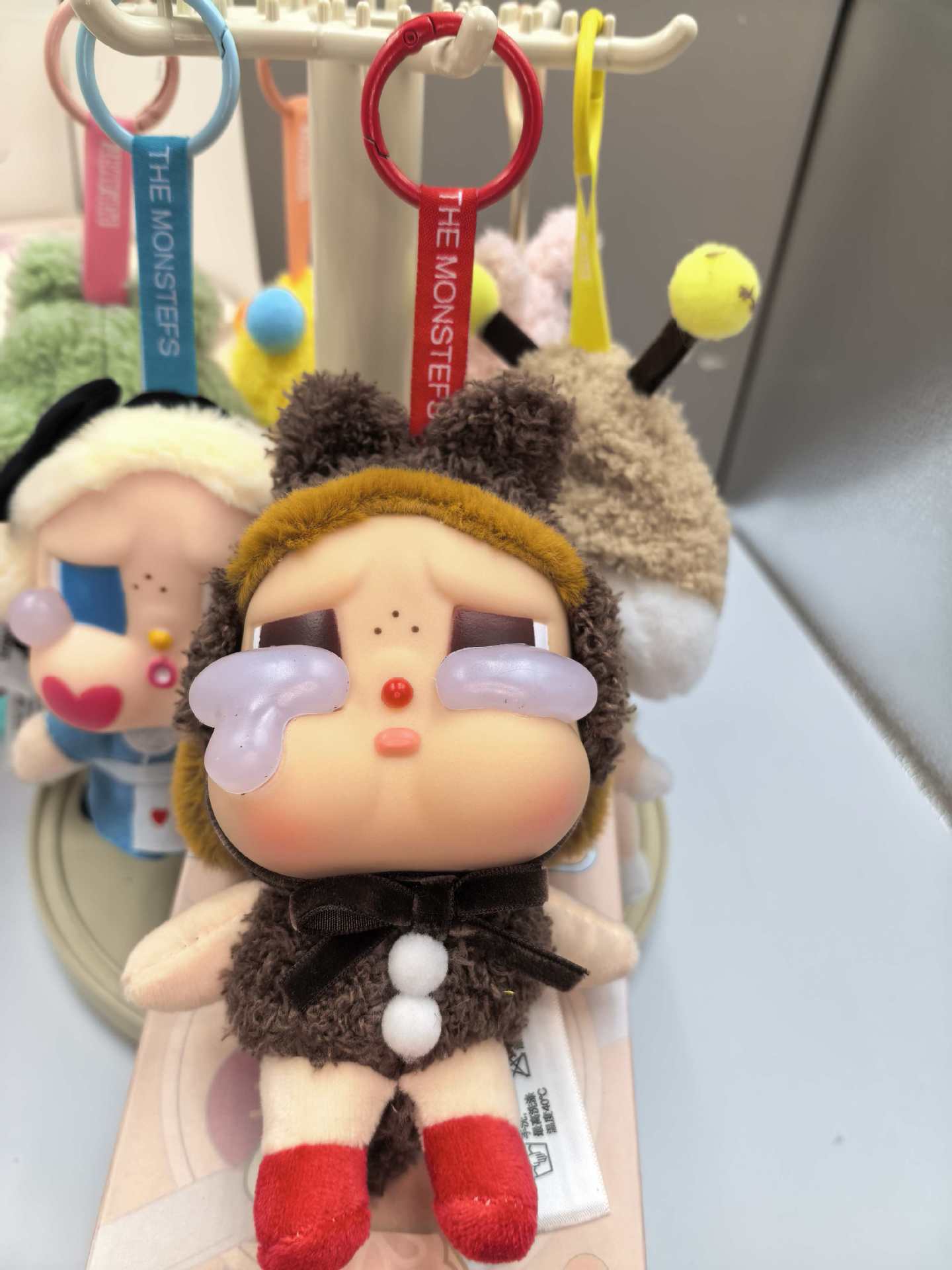 哭娃眼泪系列盲盒搪胶款六个装钥匙扣潮流公仔挂件盲盒详情7